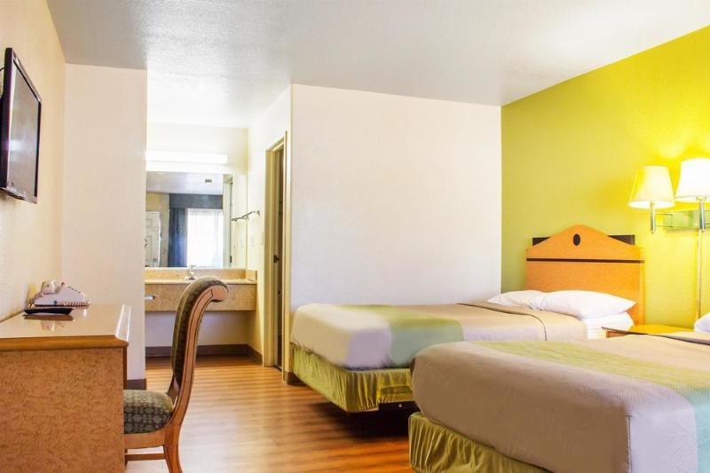 Infinity Inn & Suites Темпе Екстериор снимка