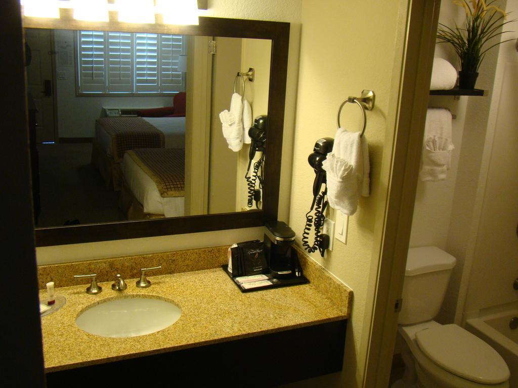 Infinity Inn & Suites Темпе Екстериор снимка